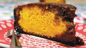 Leia mais sobre o artigo Bolo de cenoura com laranja, um bolo fitness, porém, gostoso