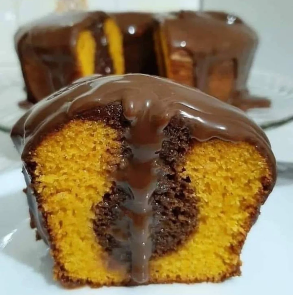 Bolo de cenoura mesclado com chocolate - Vovó Zita Receitas