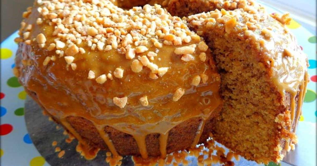 Leia mais sobre o artigo Bolo de amendoim simples quando faço esse bolo não sobra nada